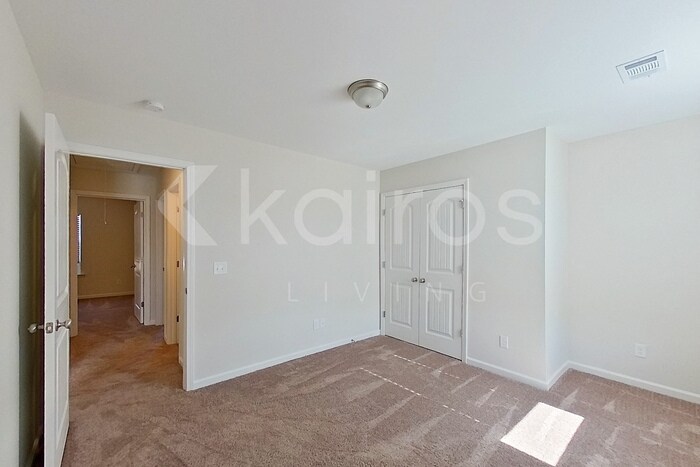 Building Photo - 103 Colonial Wy