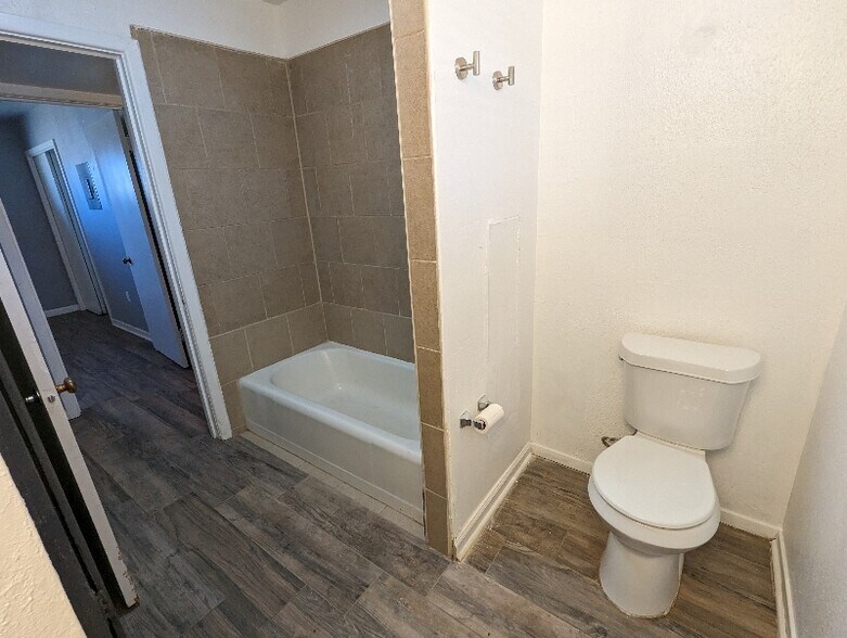 Building Photo - 1420 Glenwood Ave