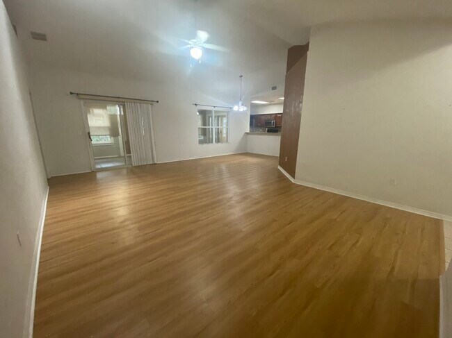 Building Photo - 1804 SW 65th Dr