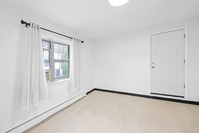 Building Photo - 90-01 70th Dr