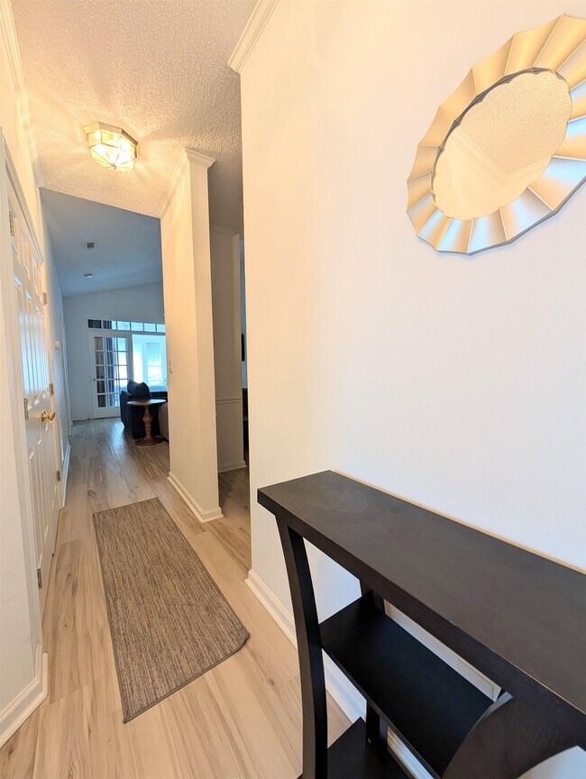 Building Photo - 9754 Leyland Dr