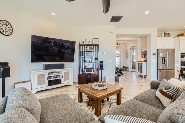 Building Photo - 10905 Rustic Timber Lp