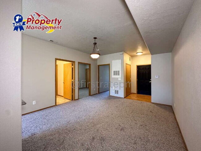 Building Photo - 1949 E Wilson Ln