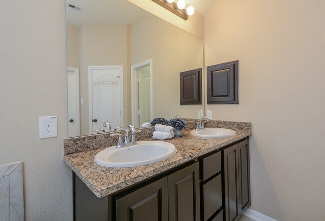 Building Photo - 118 N Heritage Mill Cir