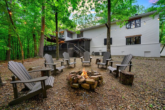 Building Photo - 47 White Pne Rd