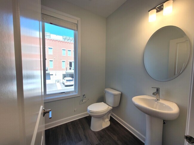Building Photo - 1257 Gateway Ct