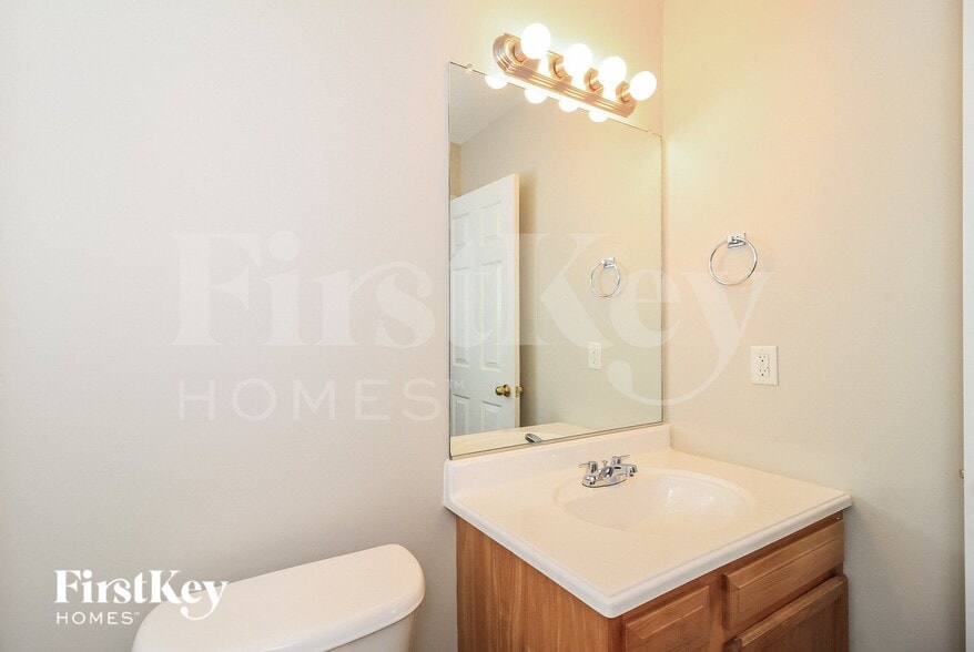 Building Photo - 329 Wright St