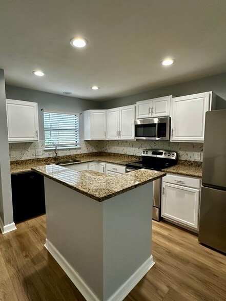 Primary Photo - 2302 Maki Rd