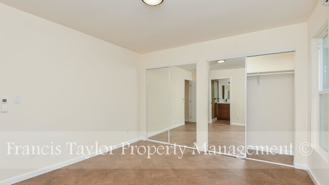 Building Photo - 3 Bedroom Home off Mary Lane