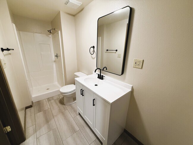 Building Photo - 7522 Madrid ct