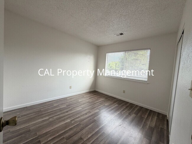 Building Photo - 1791 Cherokee Dr