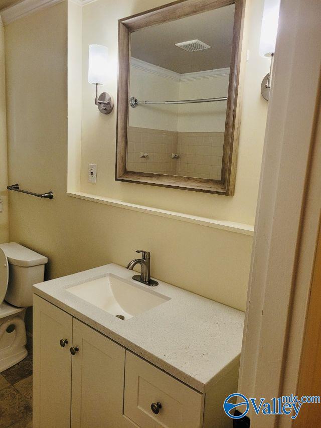 Building Photo - 4006 Devon St SE