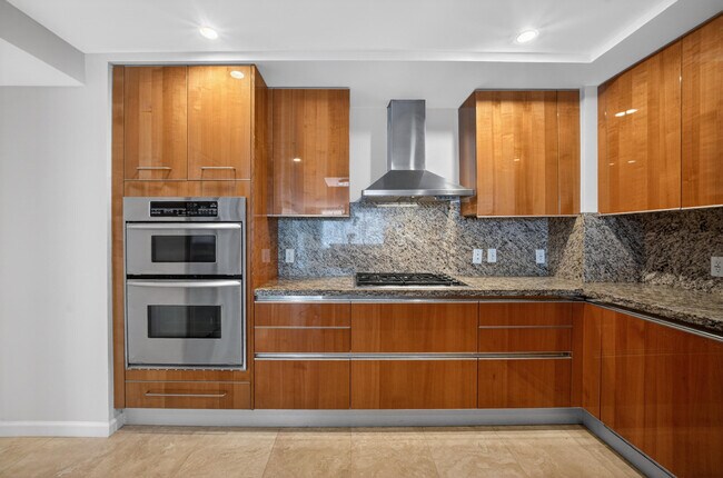 Building Photo - 45 Hendricks Isle