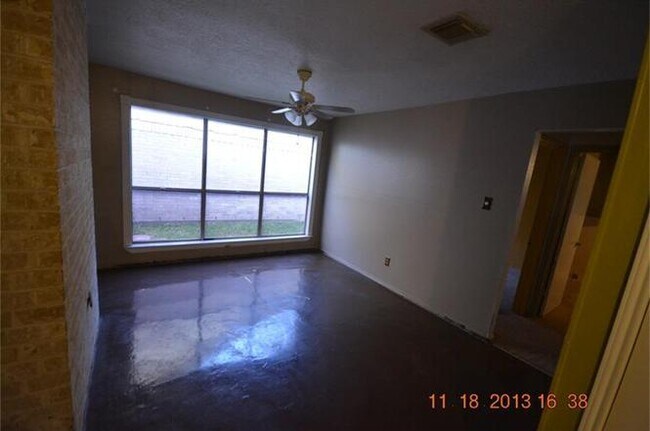 Building Photo - 1418 Hunters Park Dr