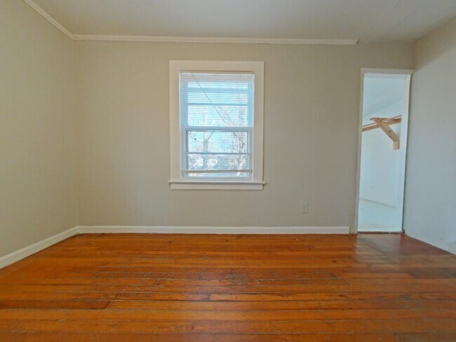 Building Photo - 197 Spring Garden Cir