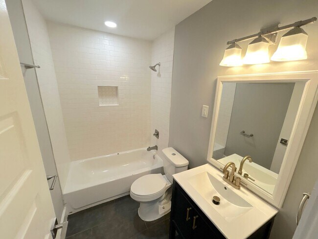 Building Photo - 1745 Lanier Ln