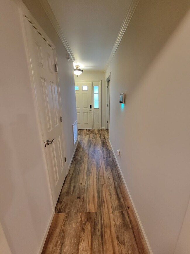Building Photo - 4517 Crosland Dr