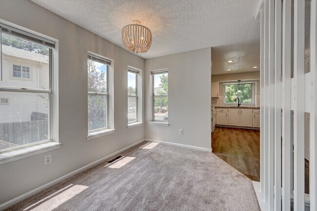 Building Photo - $2,800 - 3 Bed. 2.5 Bath Home with AC, Lof...