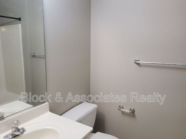 Building Photo - 532 Scholastic Ct