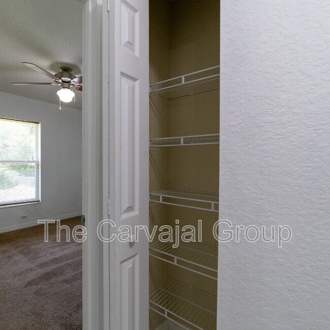 Building Photo - 5107 SW 165th St Rd