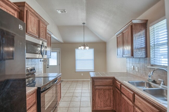 Building Photo - Beautiful Home in Central Norman!