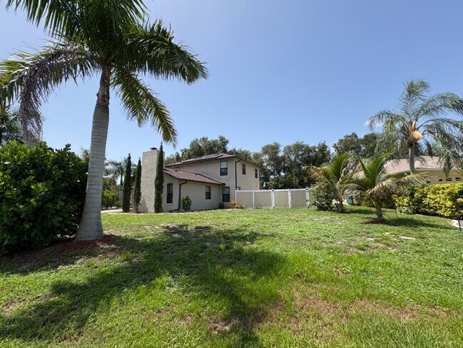 Building Photo - Stunning Custom Pool Home with Luxury Finishes!