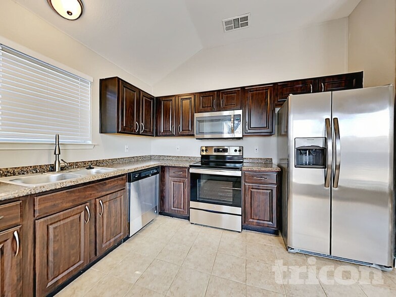 Building Photo - 1110 Sage Brush Tr