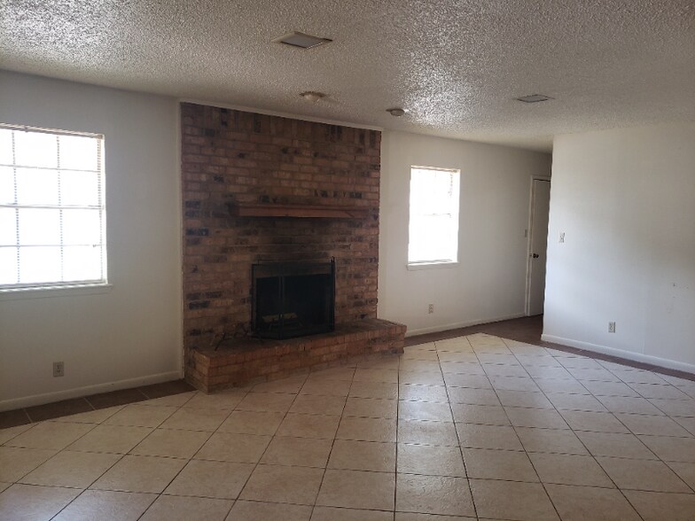 Building Photo - 304 Reel Rd