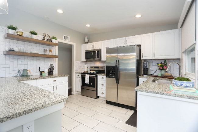 Building Photo - 514 Brightwood Pl
