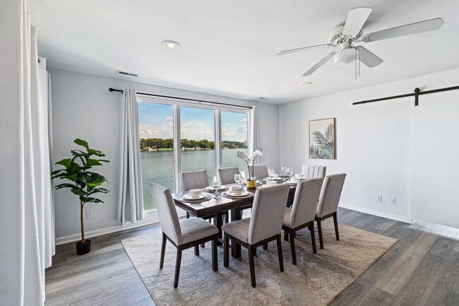 Building Photo - 301 S Front St