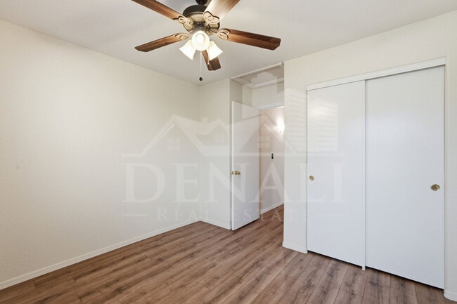 Building Photo - 9699 E Vendela St
