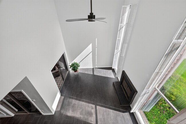 Building Photo - 7447 Cambridge St