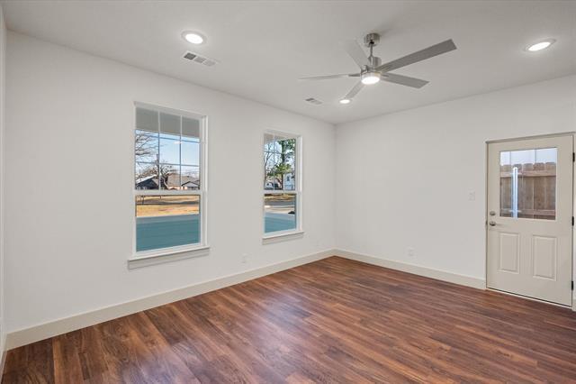 Building Photo - 506 E Kimball St