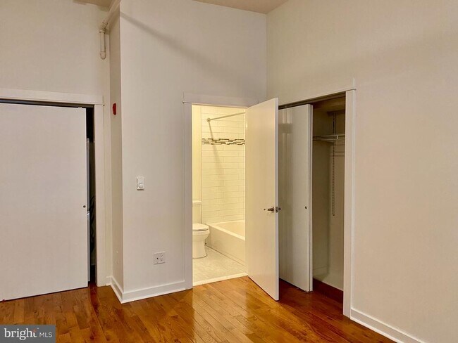 Building Photo - 1300 Spruce St