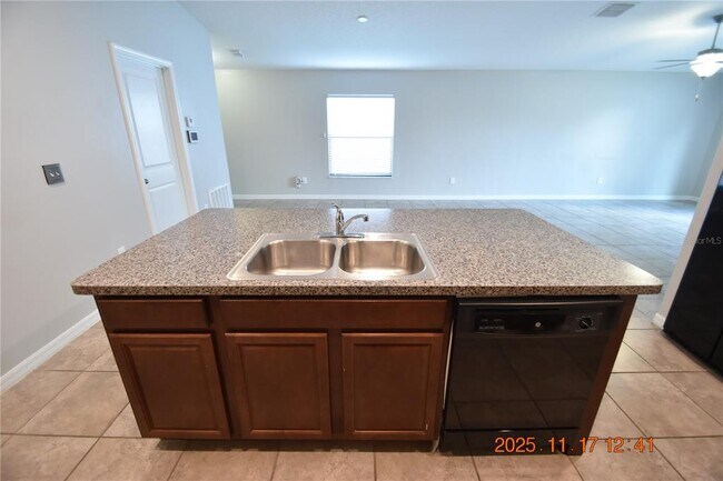 Building Photo - 10120 Carloway Hills Dr