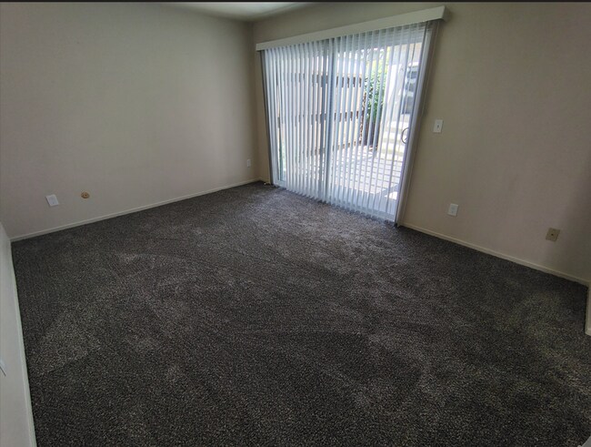Building Photo - 1005 Sylvan Meadows Dr