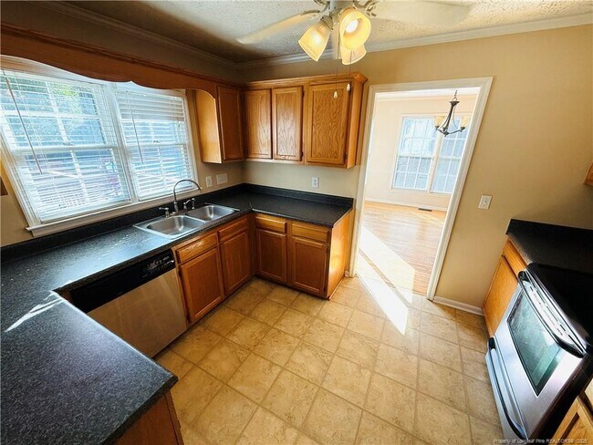 Building Photo - 3517 Grenedine Dr