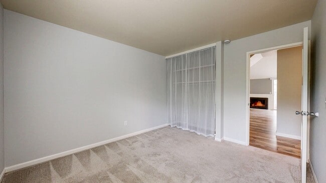 Building Photo - Serene 2 Bedroom 2 Bath Townhome in Windsor, CA with Carport Included!