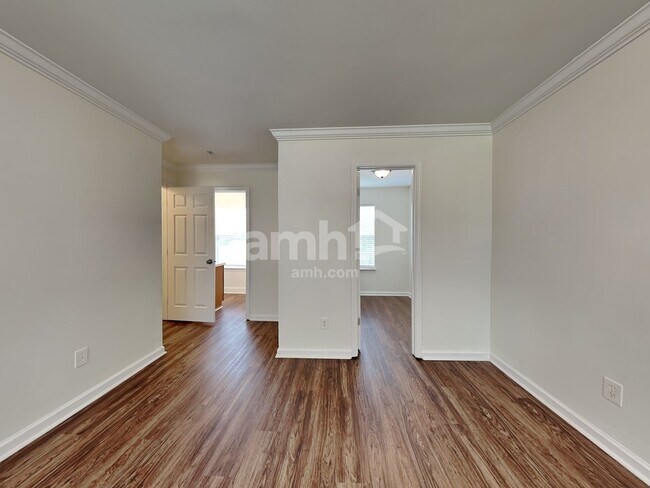 Building Photo - 22 Willow Bend Dr