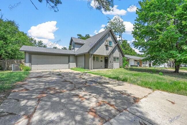 Building Photo - 760 Ponderosa Dr