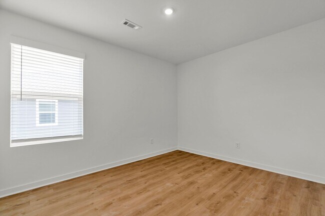 Building Photo - Brand-New 3 Bedroom Home in Prairie Grove! Move-in Ready!