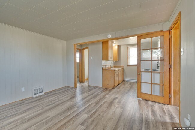 Building Photo - 227 Garfield Ave