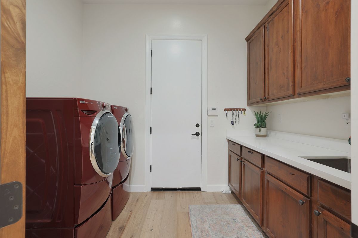 Building Photo - 9973 E Edgestone Dr
