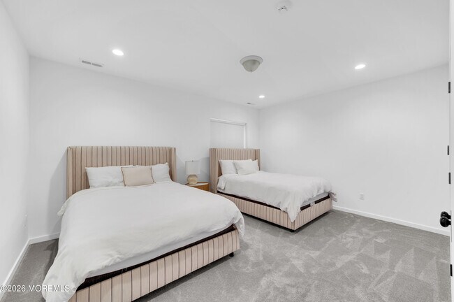 Building Photo - 1675 St Regis Ct