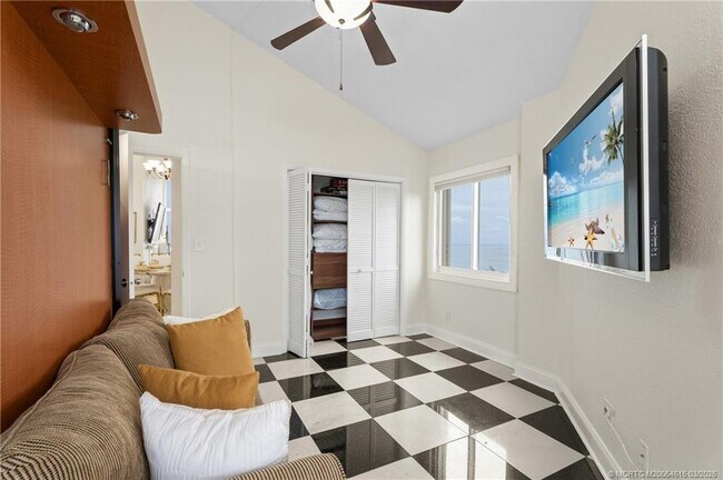 Building Photo - 3870 N Hwy A1A