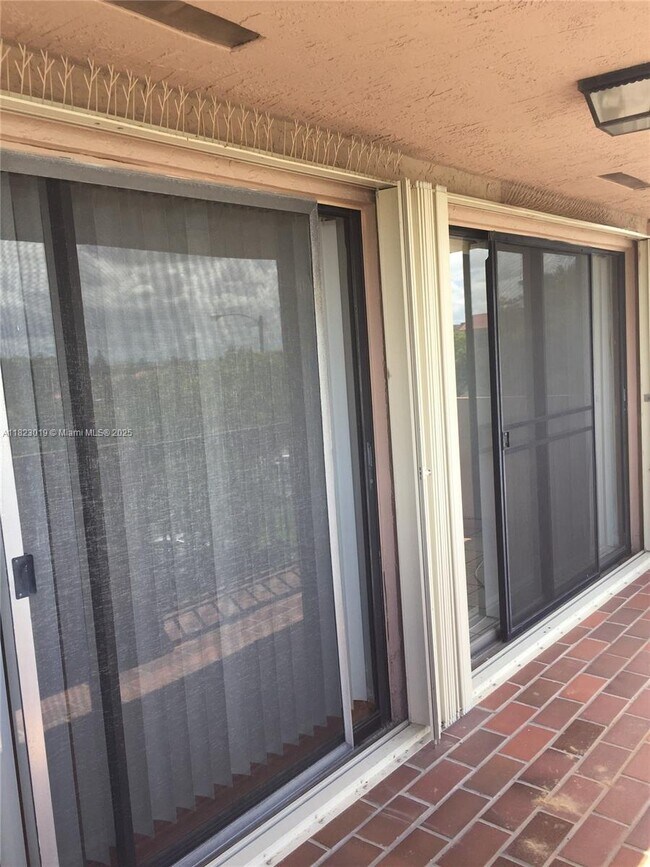 Building Photo - 5900 SW 127th Ave