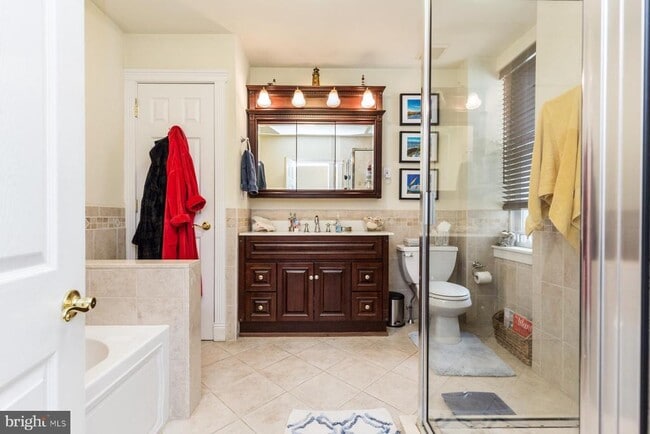 Building Photo - 916 S 25th St