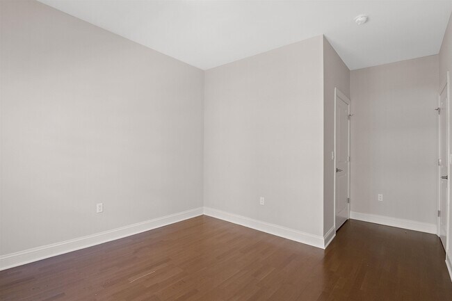 Building Photo - 100 Marshall St