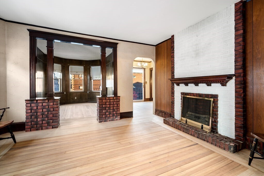 Building Photo - 14 Windsor Rd