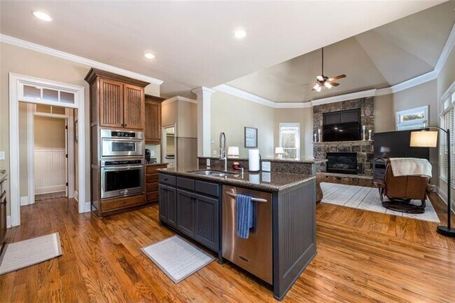 Building Photo - 2361 Legacy Maple Dr
